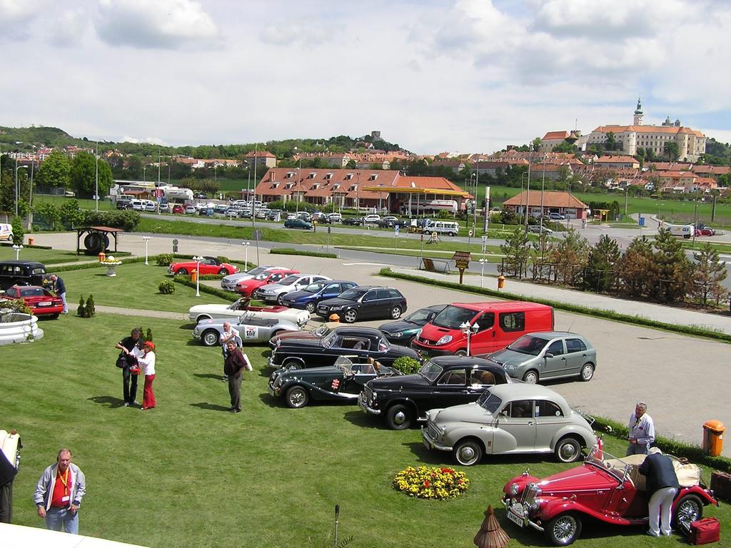 Hotel Zamecek Mikulov Exterior photo