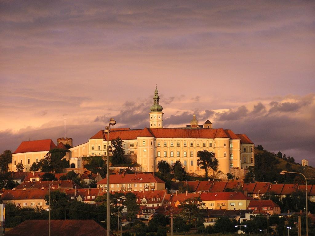 Hotel Zamecek Mikulov Exterior photo